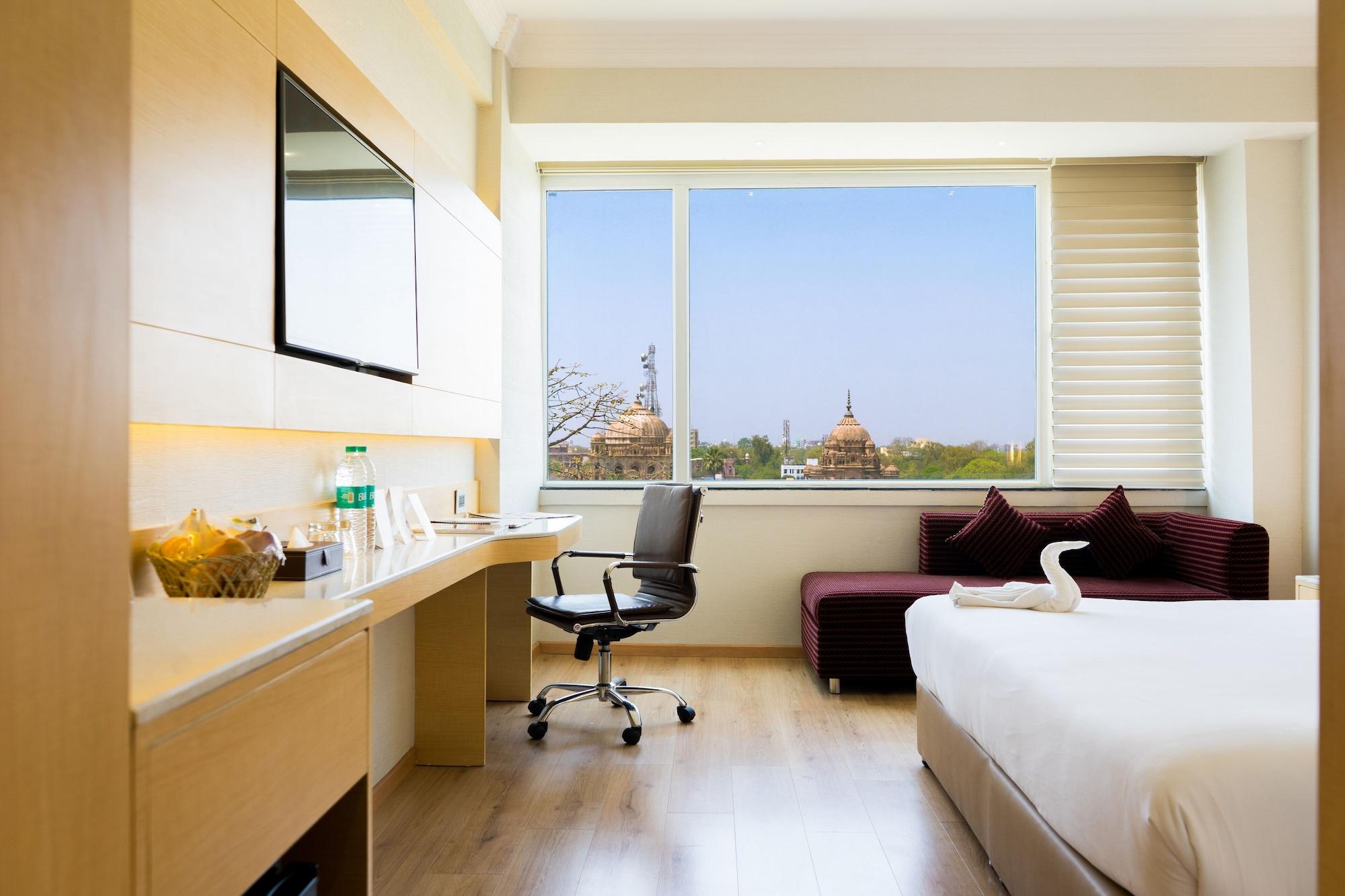 Hotel Gemini Continental, Hazratganj Lakhnaú Exteriér fotografie