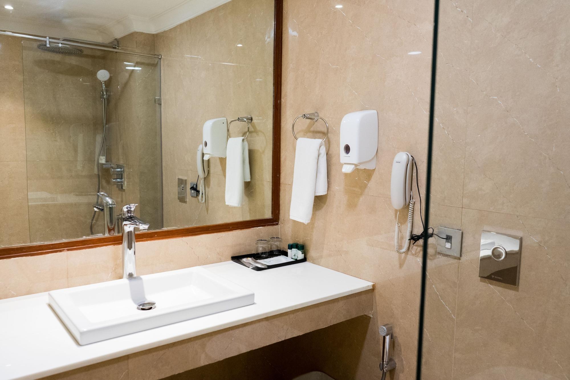 Hotel Gemini Continental, Hazratganj Lakhnaú Exteriér fotografie