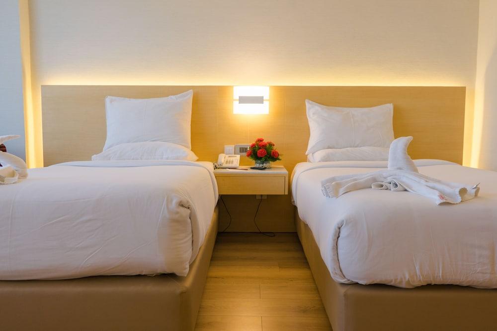 Hotel Gemini Continental, Hazratganj Lakhnaú Exteriér fotografie