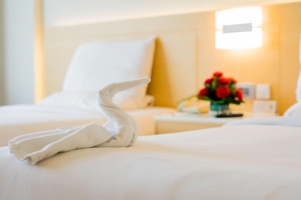 Hotel Gemini Continental, Hazratganj Lakhnaú Exteriér fotografie