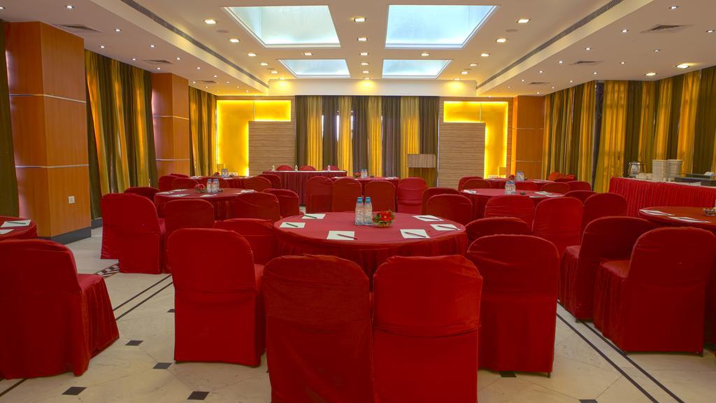 Hotel Gemini Continental, Hazratganj Lakhnaú Exteriér fotografie