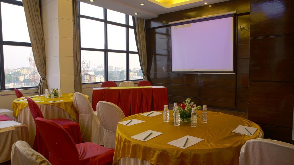 Hotel Gemini Continental, Hazratganj Lakhnaú Exteriér fotografie