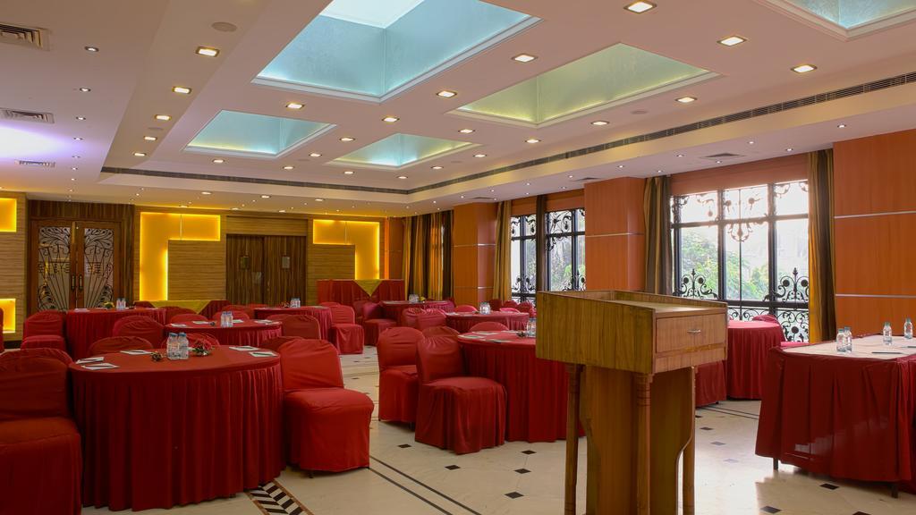 Hotel Gemini Continental, Hazratganj Lakhnaú Exteriér fotografie