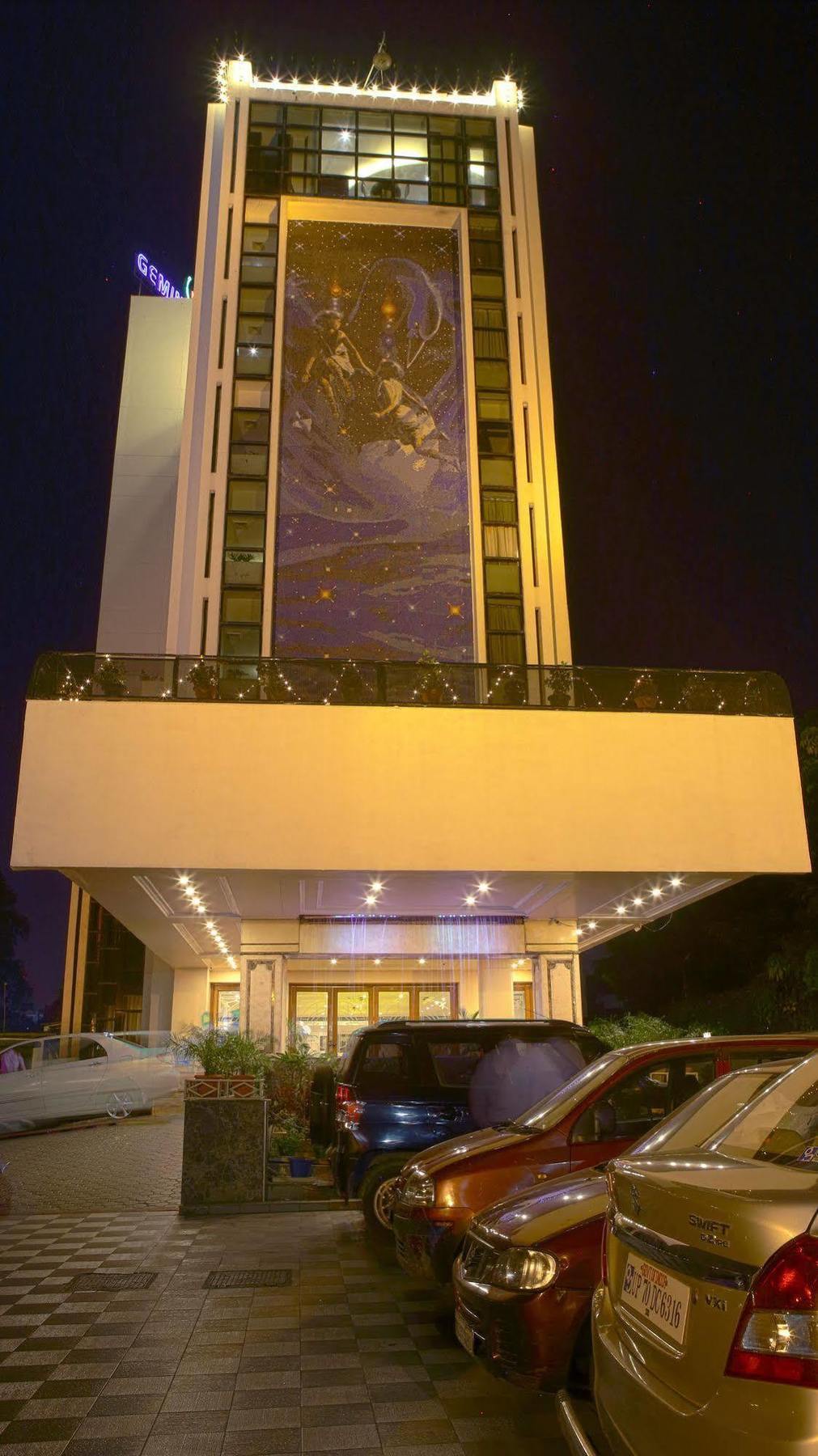 Hotel Gemini Continental, Hazratganj Lakhnaú Exteriér fotografie