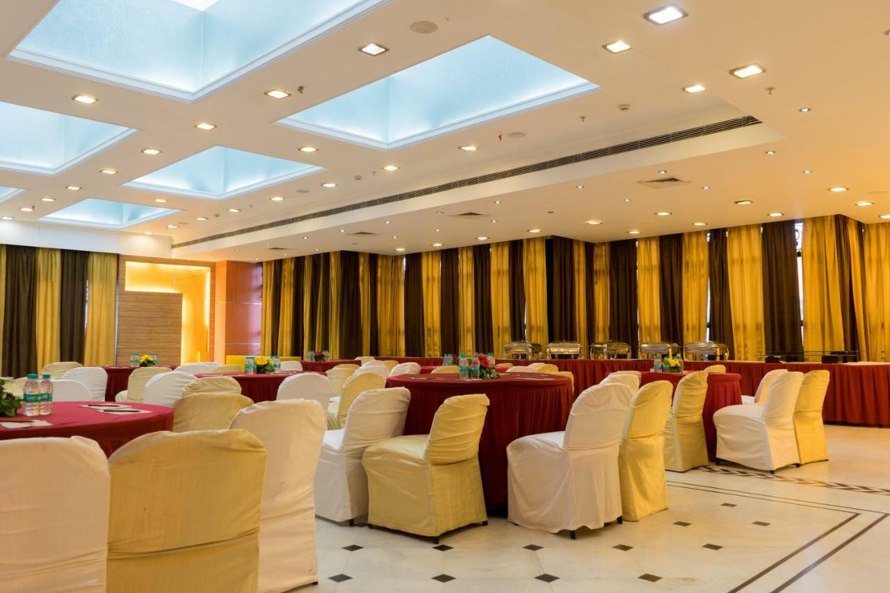 Hotel Gemini Continental, Hazratganj Lakhnaú Exteriér fotografie